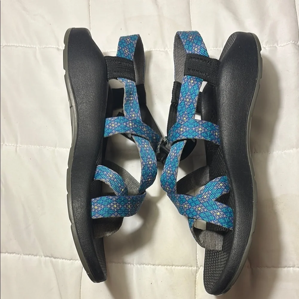 Chaco Z2 Yampa Vibram sandals Black Sandals with Blue Patterned Straps - Picture 3 of 14
